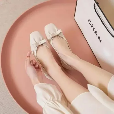 WOMEN'S ROUND TOE SOFT BOTTOM 